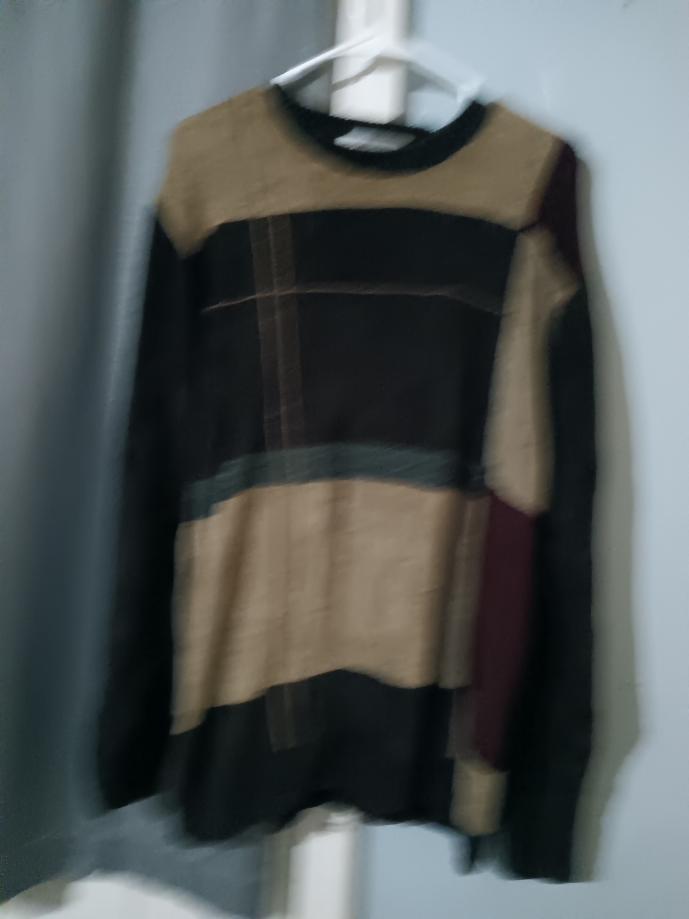 Geoffrey Beene Black, Brown & Maroon Colorblock Crewneck Sweater